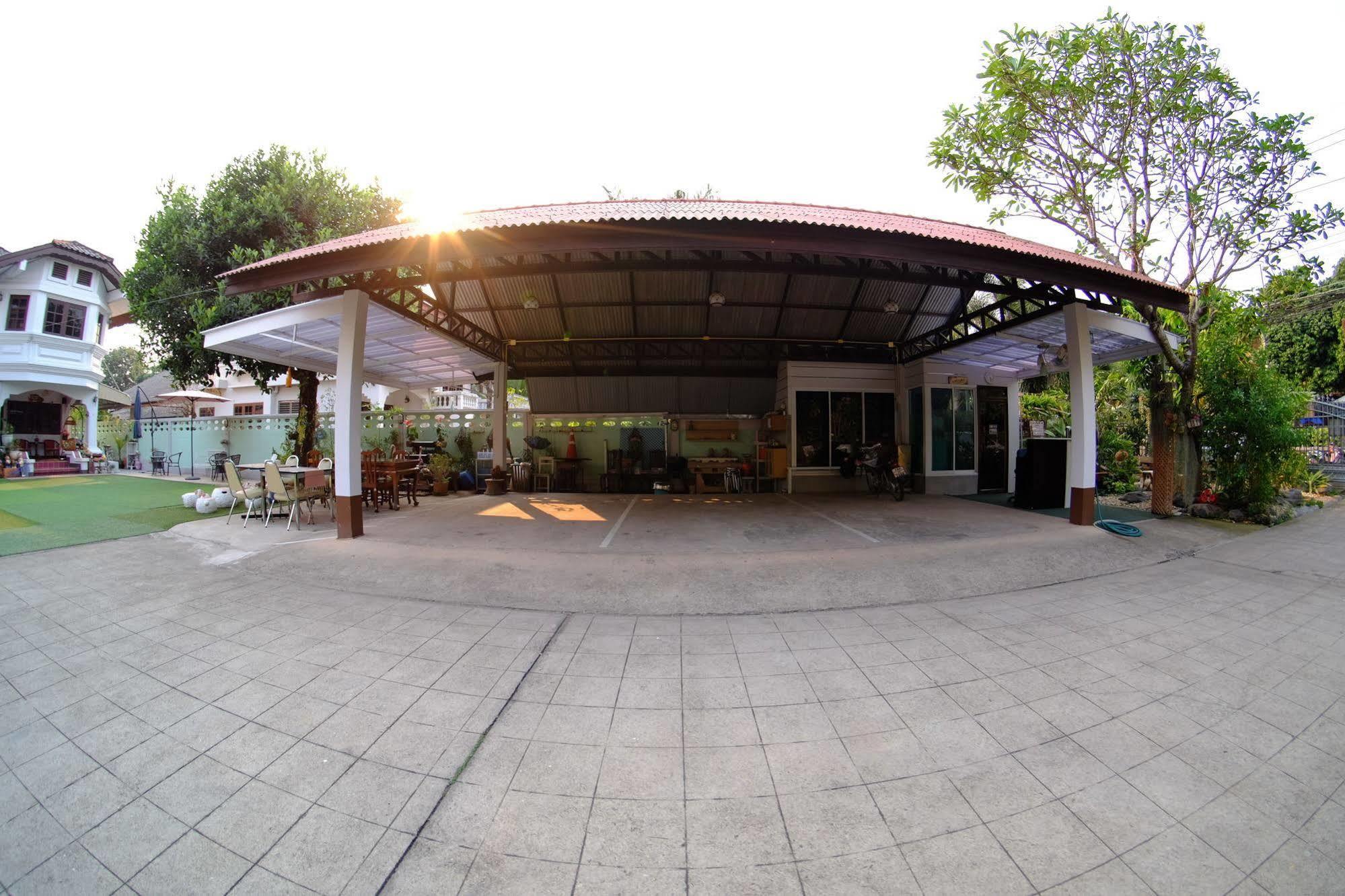 נאן Baan Issara Boutique Hotel מראה חיצוני תמונה