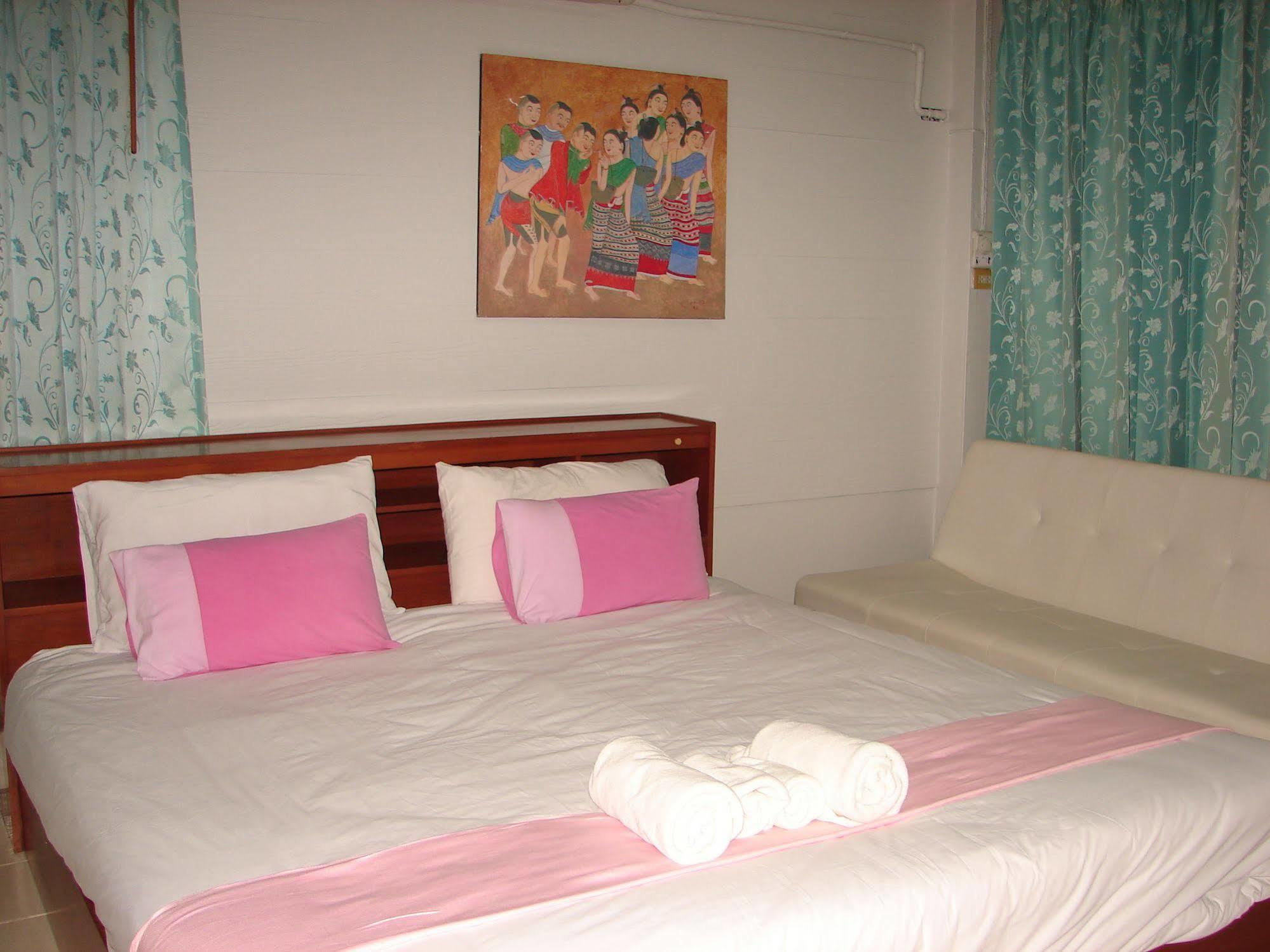 נאן Baan Issara Boutique Hotel מראה חיצוני תמונה