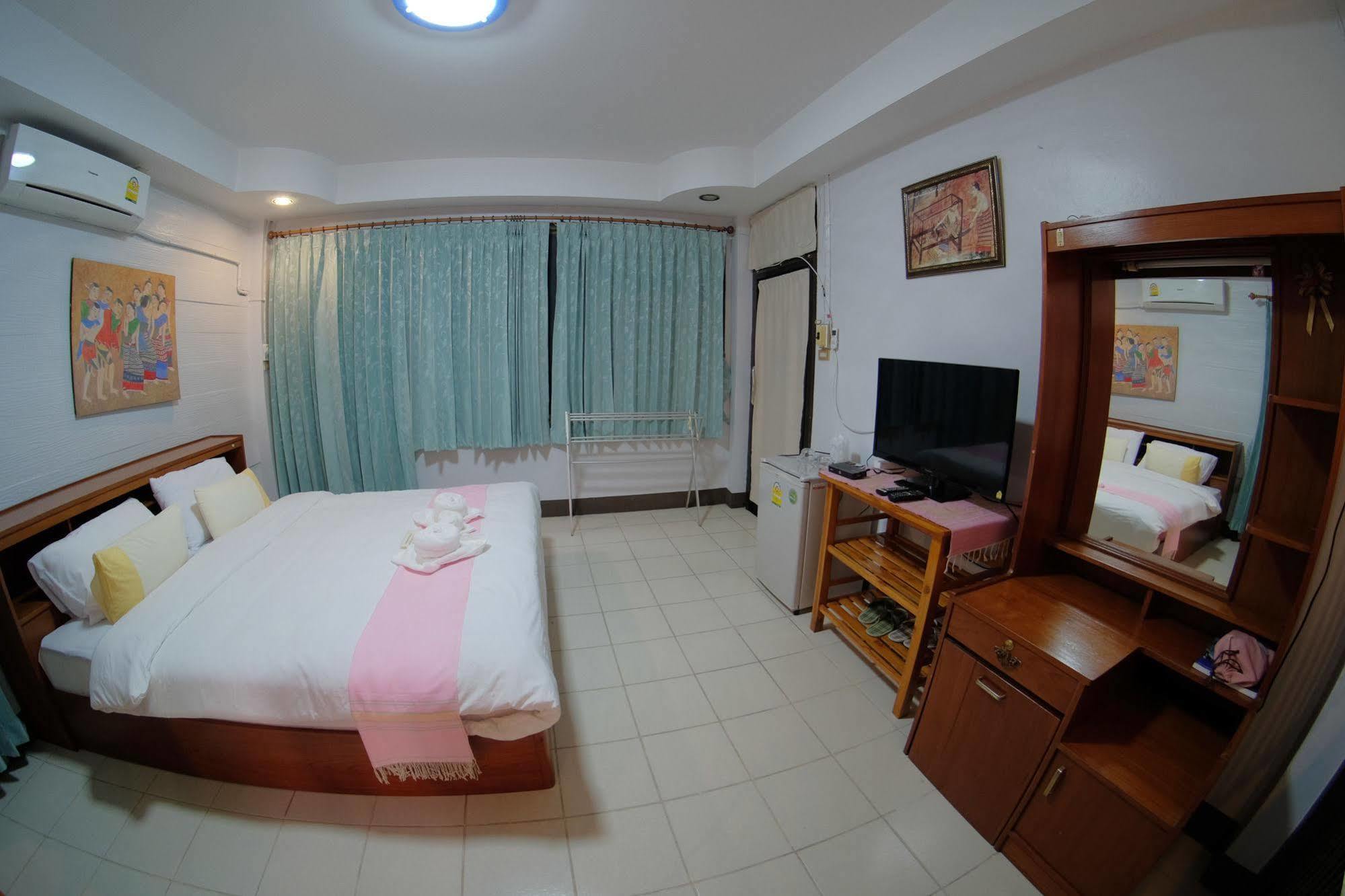 נאן Baan Issara Boutique Hotel מראה חיצוני תמונה