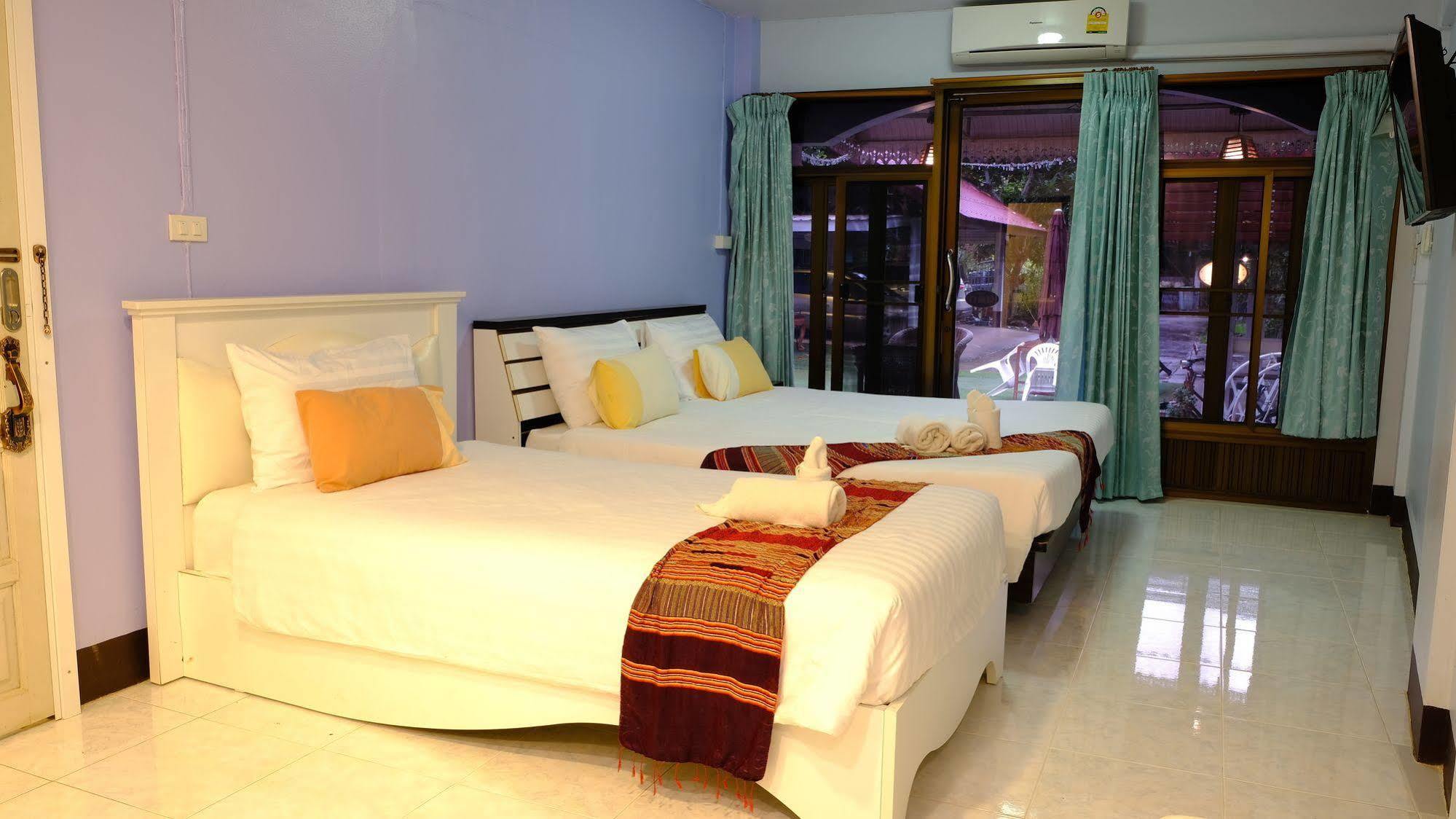 נאן Baan Issara Boutique Hotel מראה חיצוני תמונה