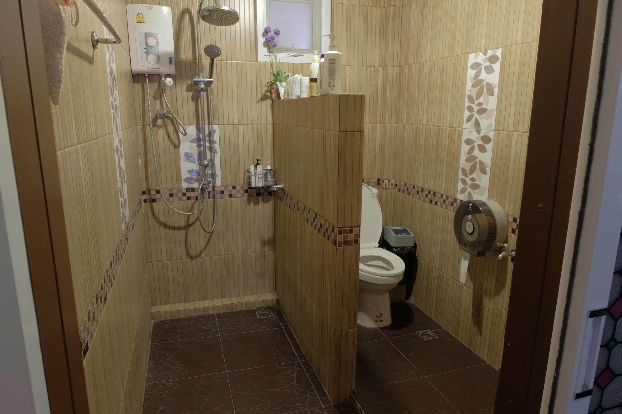 נאן Baan Issara Boutique Hotel מראה חיצוני תמונה