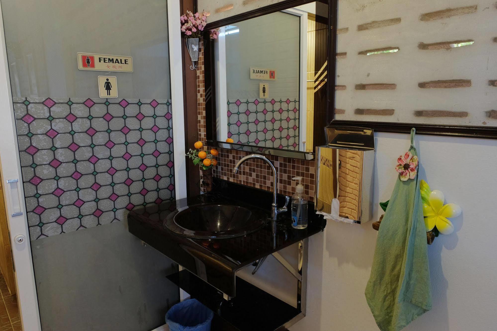 נאן Baan Issara Boutique Hotel מראה חיצוני תמונה
