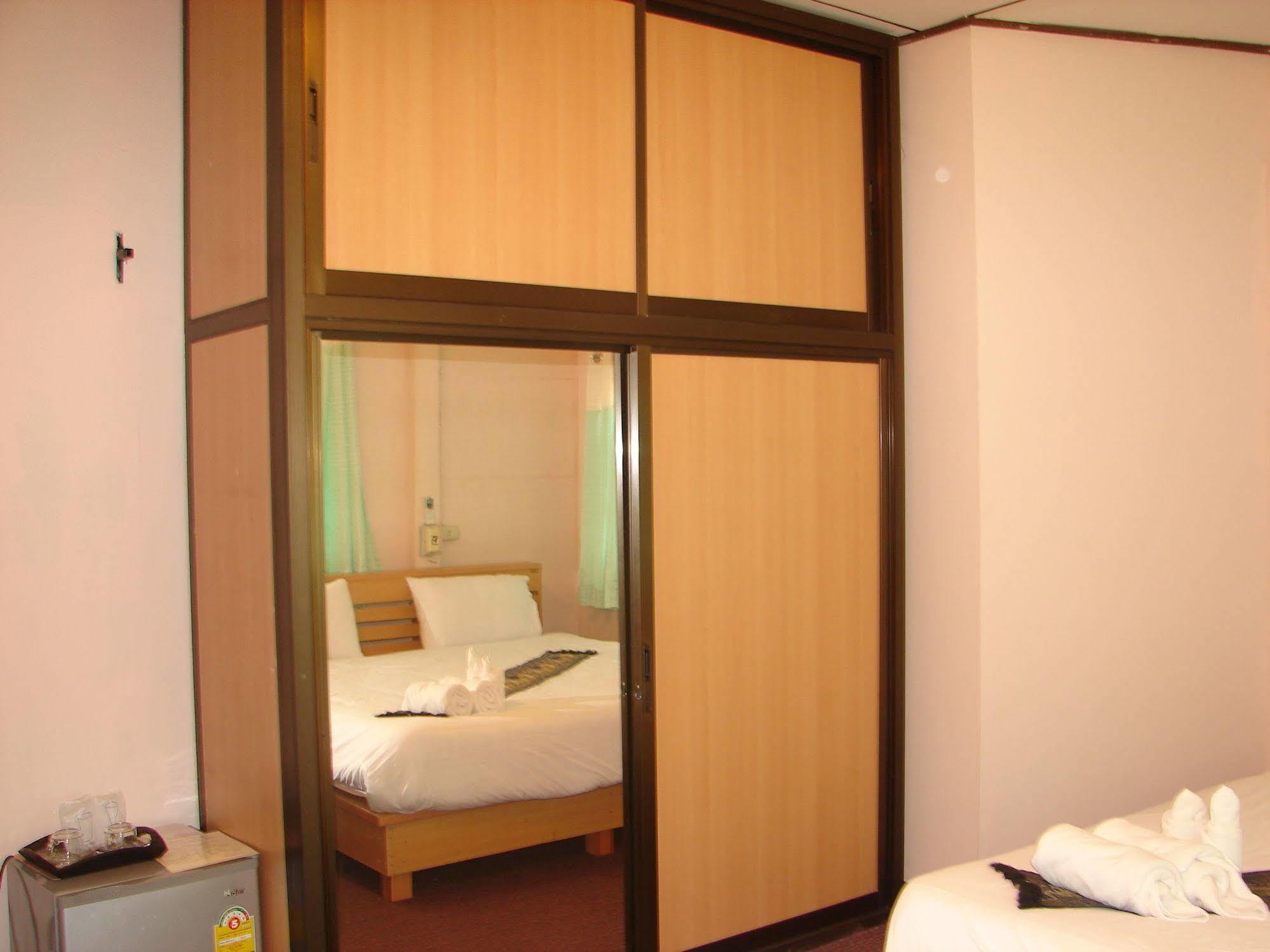 נאן Baan Issara Boutique Hotel מראה חיצוני תמונה