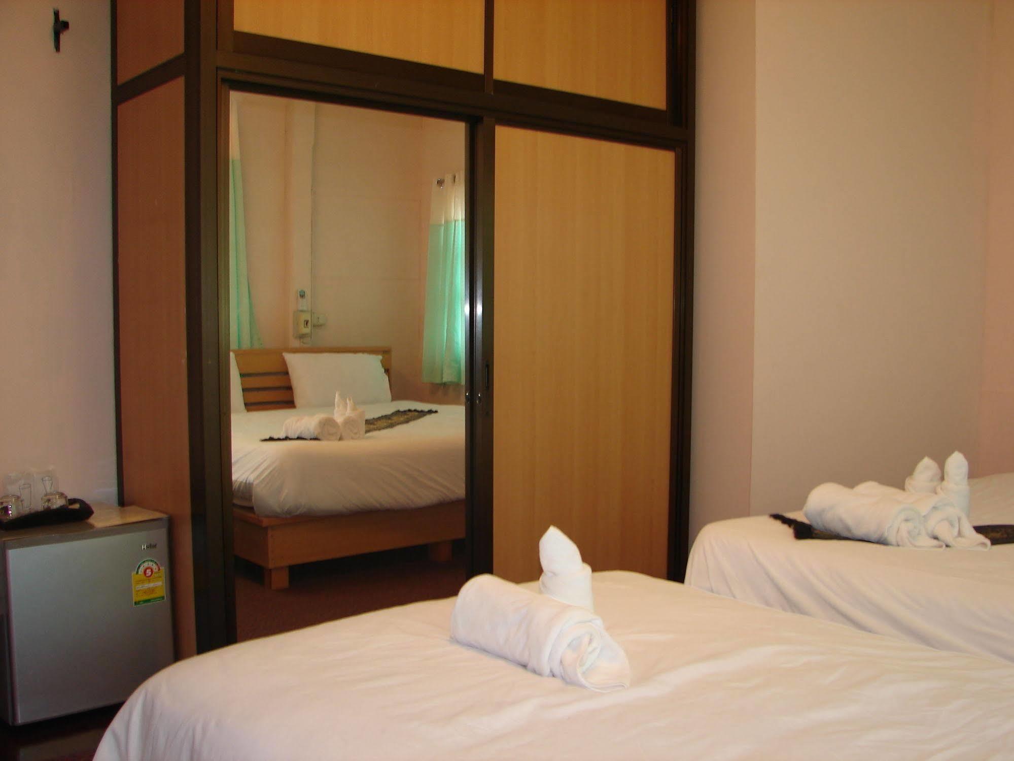 נאן Baan Issara Boutique Hotel מראה חיצוני תמונה