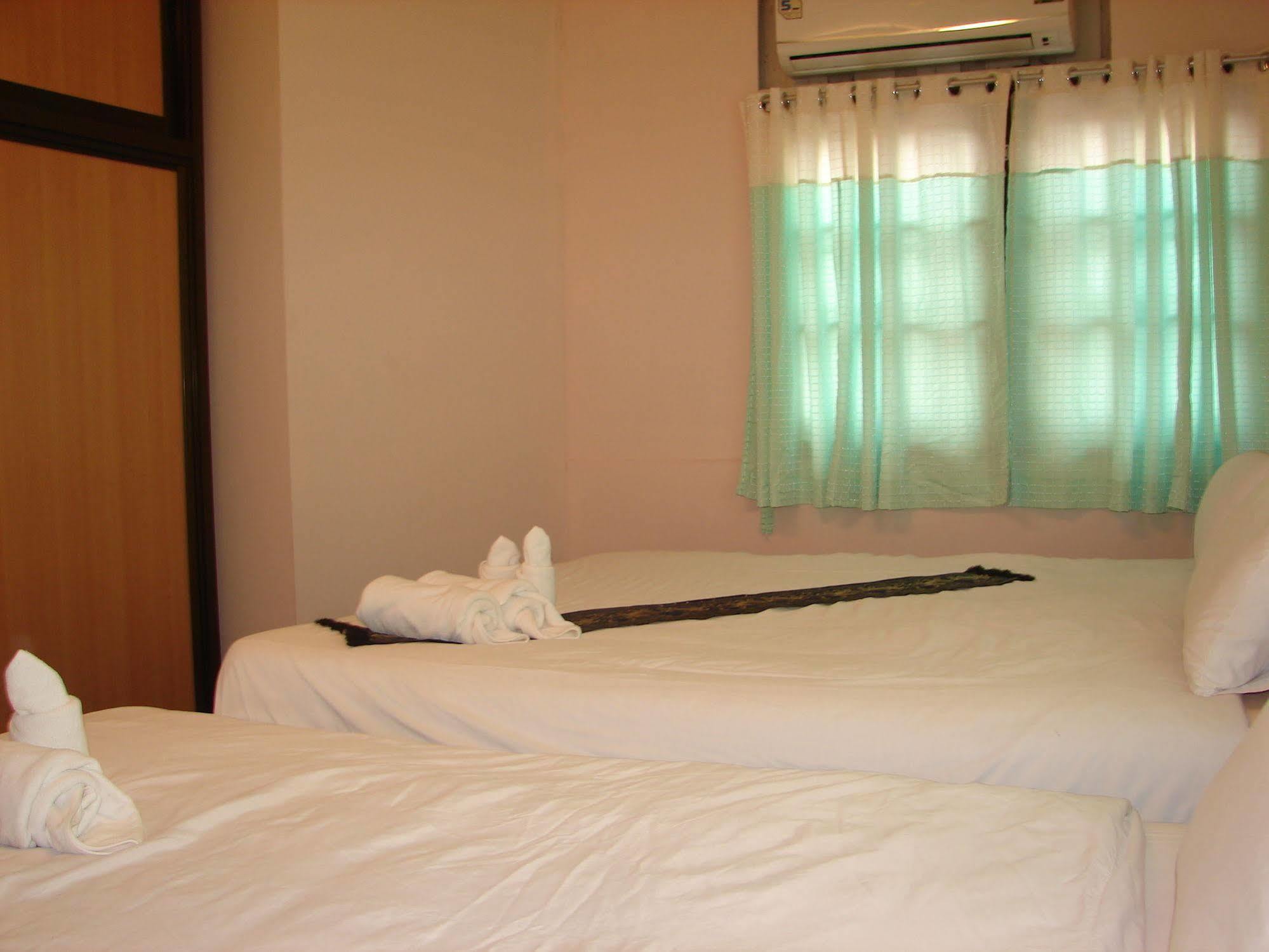 נאן Baan Issara Boutique Hotel מראה חיצוני תמונה